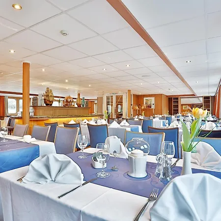 Hotelkabinenschiff Junker Jorg