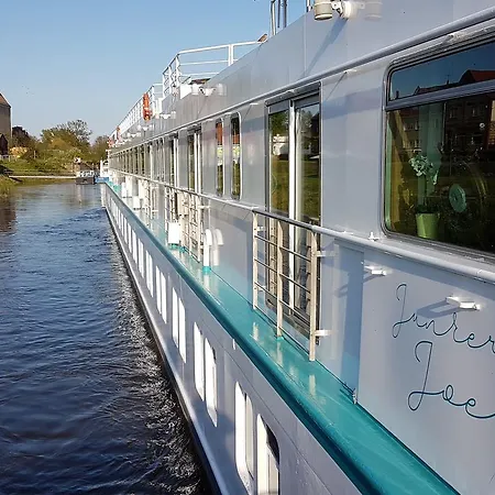 Hotelkabinenschiff Junker Jorg *